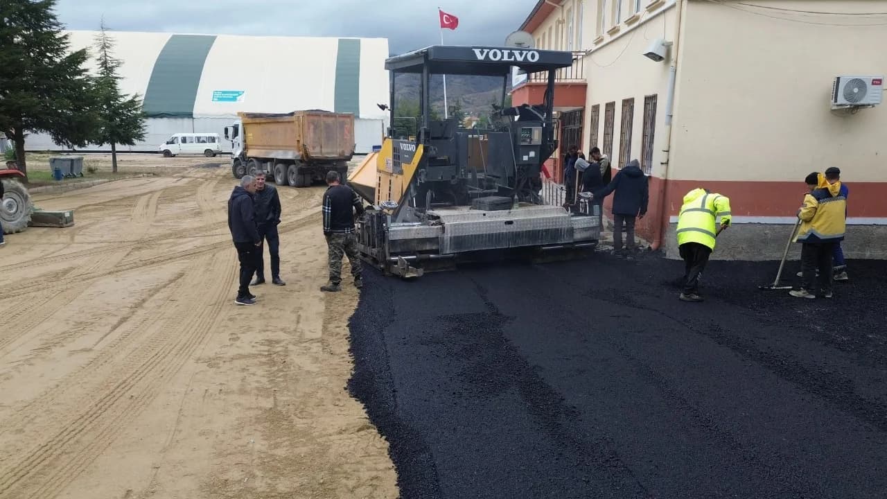 Kasabamız için, çocuklar için çalışmaya devam ediyoruz.