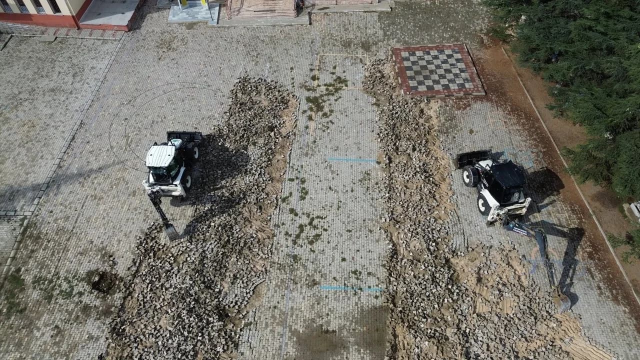 Kasabamız için, çocuklar için çalışmaya devam ediyoruz.